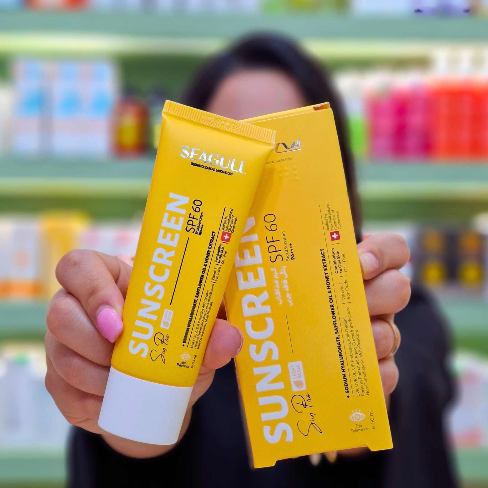 کرم ضد آفتاب رنگی سی گل با SPF60 مناسب پوست معمولی تا چرب حجم 50 میلی لیتر