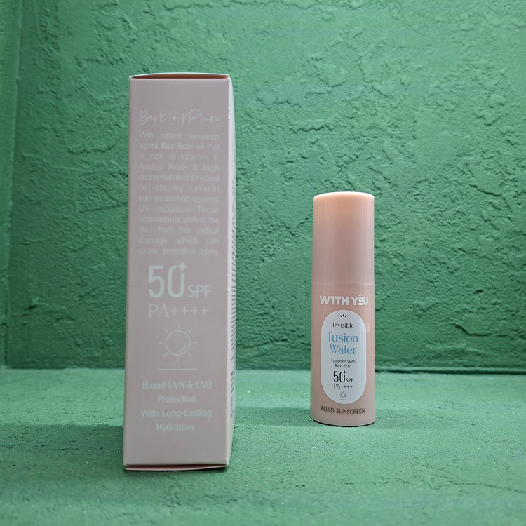 ضدآفتاب فلوئید بی رنگ ویت یو با SPF 50 حجم 60 میلی لیتر