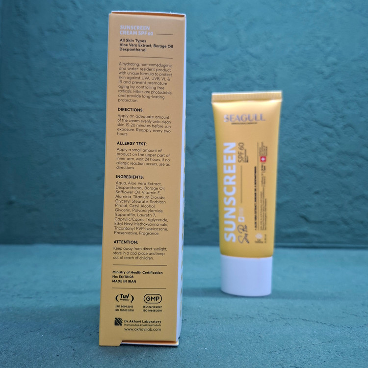 کرم ضد آفتاب بی رنگ سی گل با SPF60 مناسب انواع پوست حجم 50 میلی لیتر
