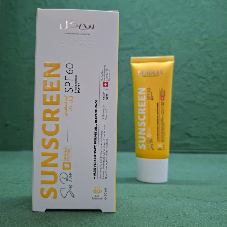کرم ضد آفتاب بی رنگ سی گل با SPF60 مناسب انواع پوست حجم 50 میلی لیتر